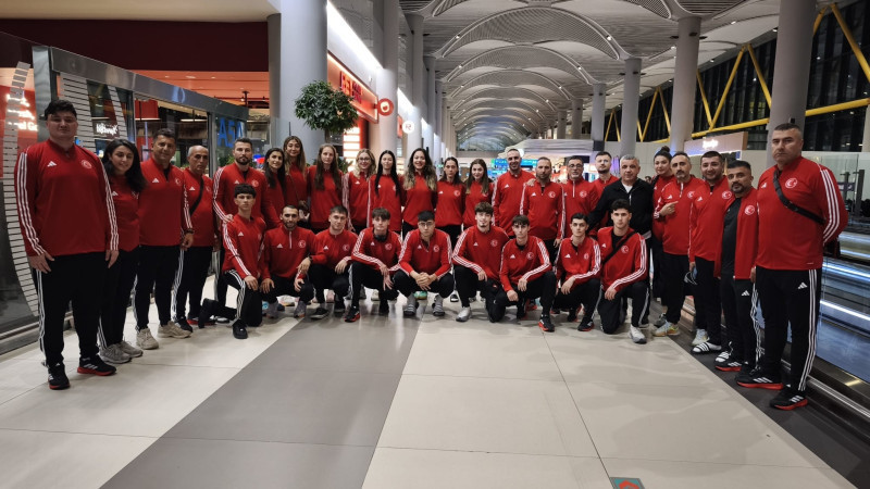 Ali Sarı da millilerle aynı karede!