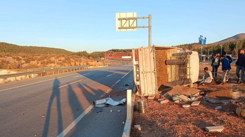 Beyşehir Konya kara yolunda feci kaza: 1 ölü, 1 yaralı var