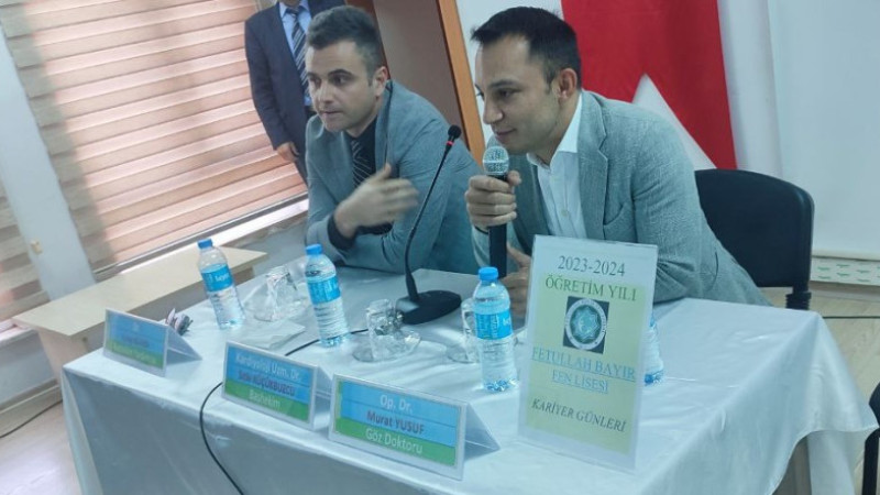 Hekimler  mesleki deneyim ve tecrübelerini  öğrencilerle paylaştı