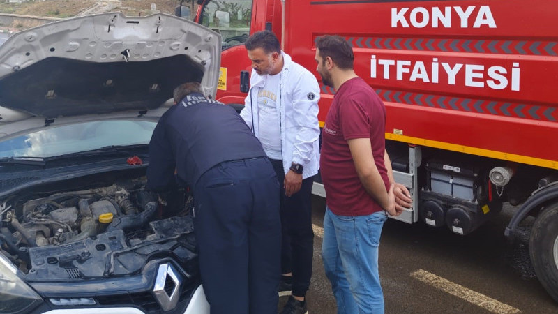 Bak şu yavru kedinin yaptığına! İtfaiye ekipleri kurtardı