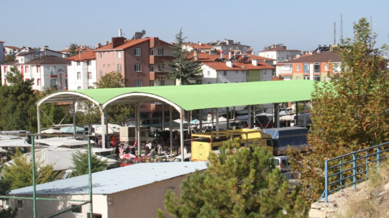 Pazar yerinde çıkan bıçaklı kavgada 1 pazarcı yaralandı
