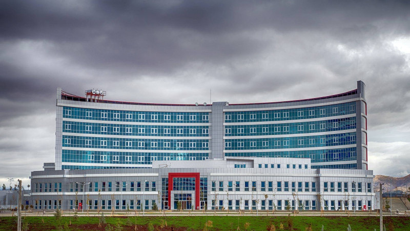 Sağlığın yeni neferlerine hastane tanıtıldı