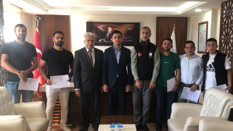 İş makinesi operatörleri sertifikalarına kavuştu