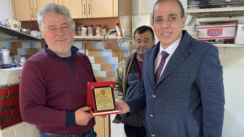 Esnaflıkta 40 yılını dolduranlara  anlamlı ziyaret
