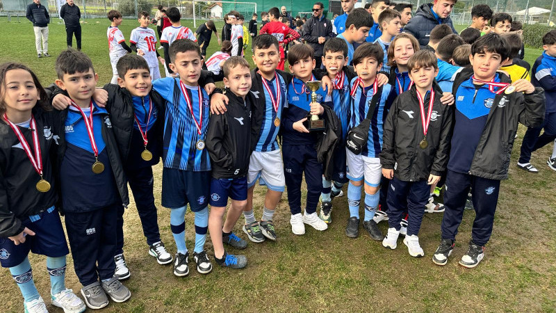 Beyşehir'in minik futbolcuları, Antalya'daki turnuvada üçüncü oldu