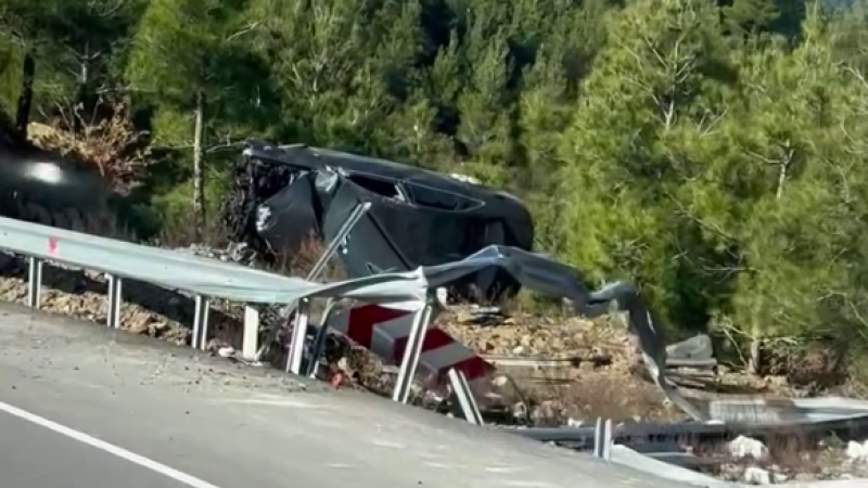 Beyşehir-Antalya kara yolundaki kazada 5 kişi yaralandı