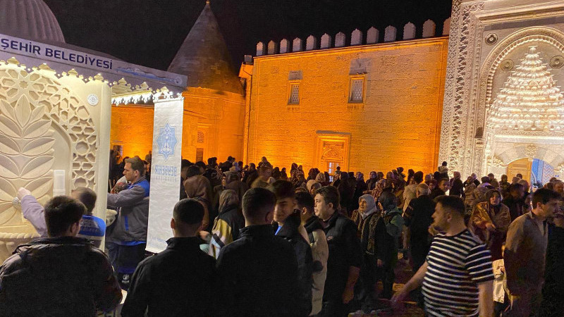  Kadir Gecesi’nde camiler doldu, taştı
