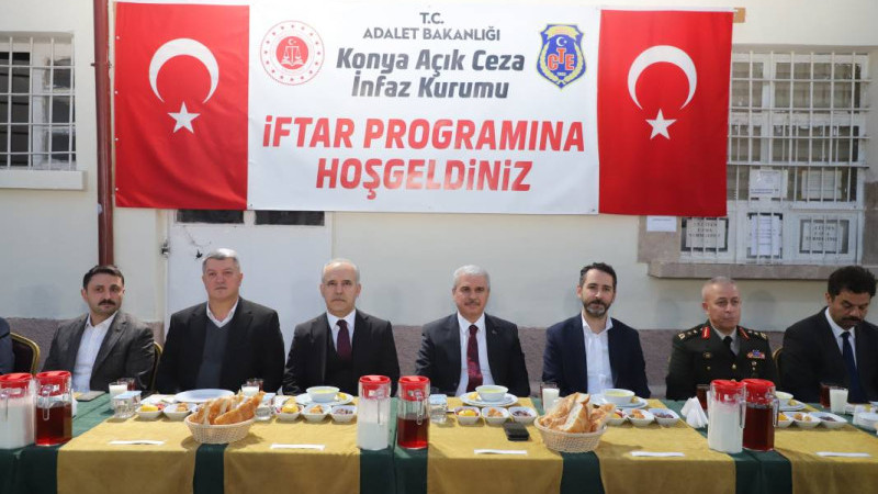 11 hafız veren cezaevinde iftar yemeği