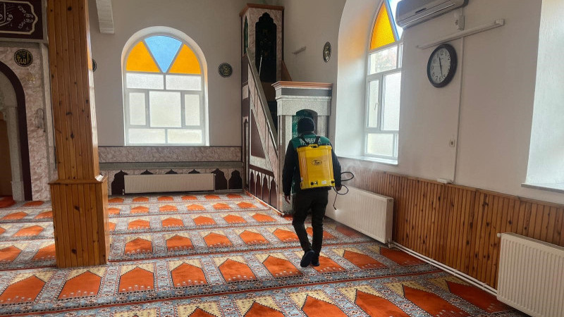 Ramazanda camiler gül kokacak