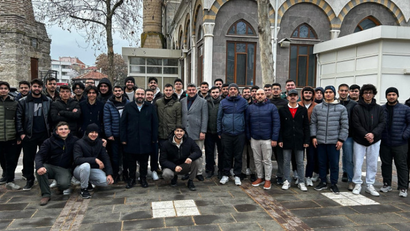 Sabah namazında camide buluştular