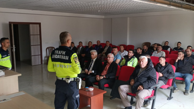 Jandarmadan belediye personeline trafik eğitimi