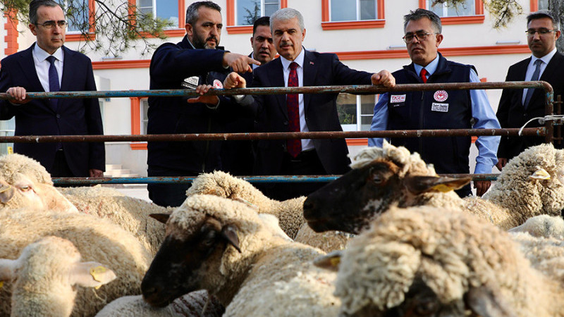 Vali Akın'dan tarım merkezine ziyaret