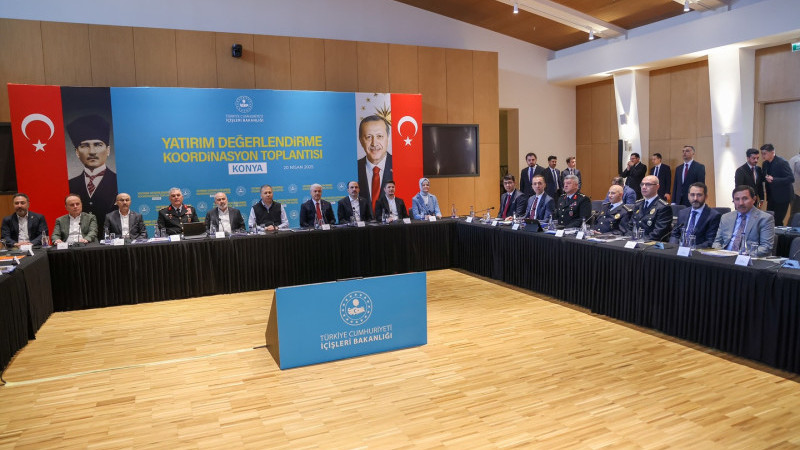 Bakan Yerlikaya, yatırım değerlendirme ve koordinasyon toplantısına katıldı