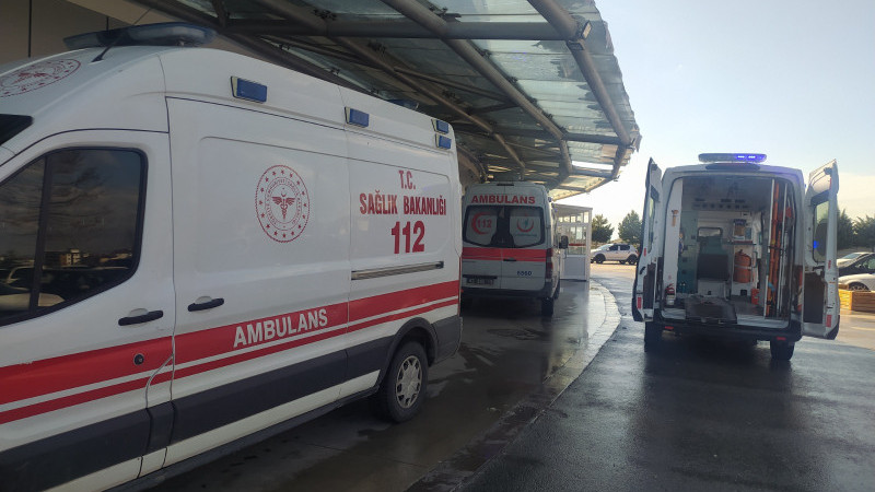 Hayvan pazarında bıçaklı kavga