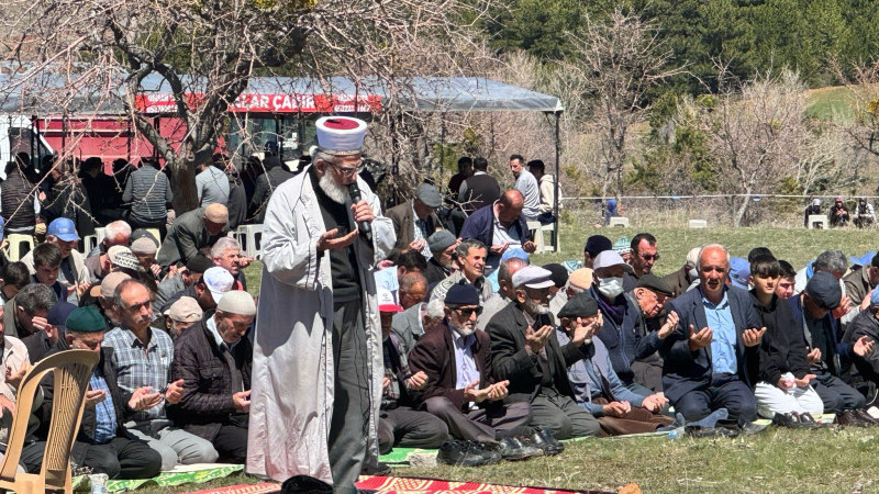 Barajlarında dip görünen bu ilçede şimdi dua zamanı
