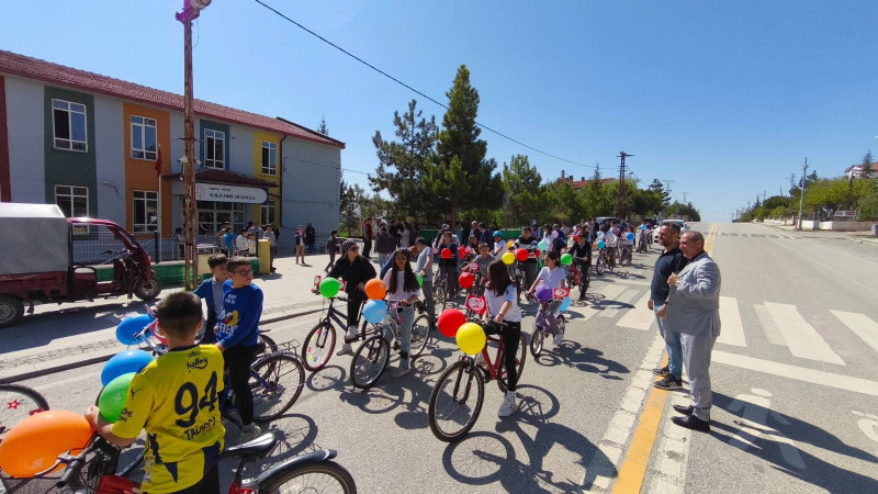 23 Nisan Bayramı'nı pedal çevirerek kutladılar
