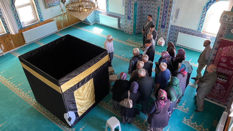 Hacı adayları, Kabe maketi etrafında tavaf heyecanı yaşadı
