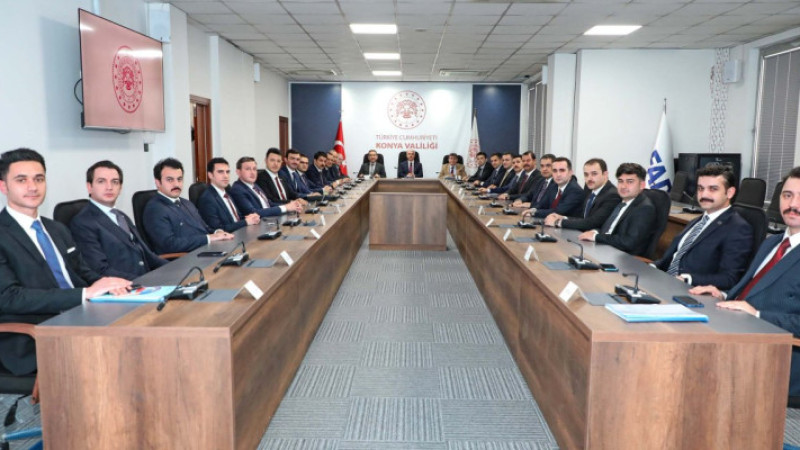 Vali Akın, ilçe kaymakamlarıyla toplantıda bir araya geldi