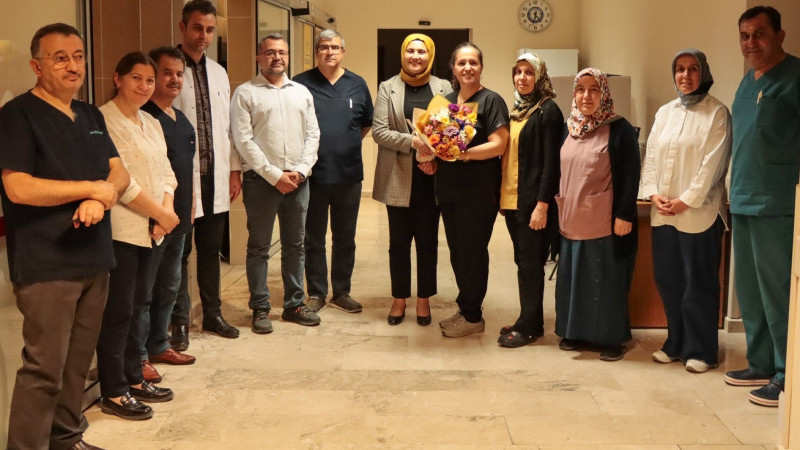 Sağlık sektörünün görünmeyen kahramanları özel günlerinde unutulmadı