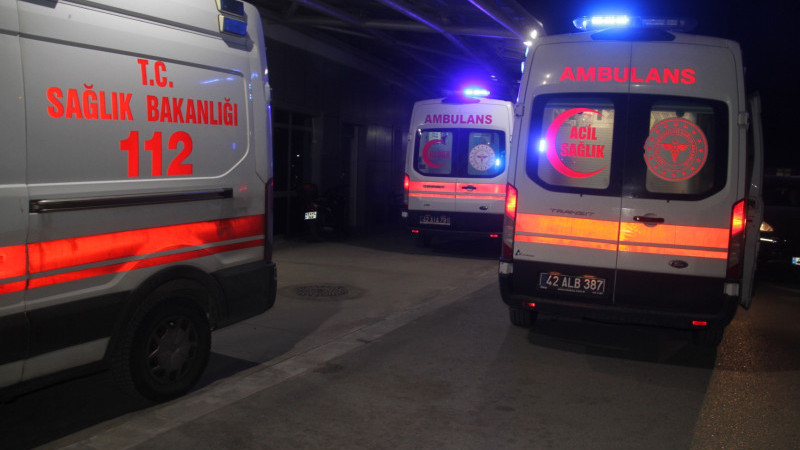 Göl kenarındaki parkta çıkan kavgada bıçaklanan genç yaralandı
