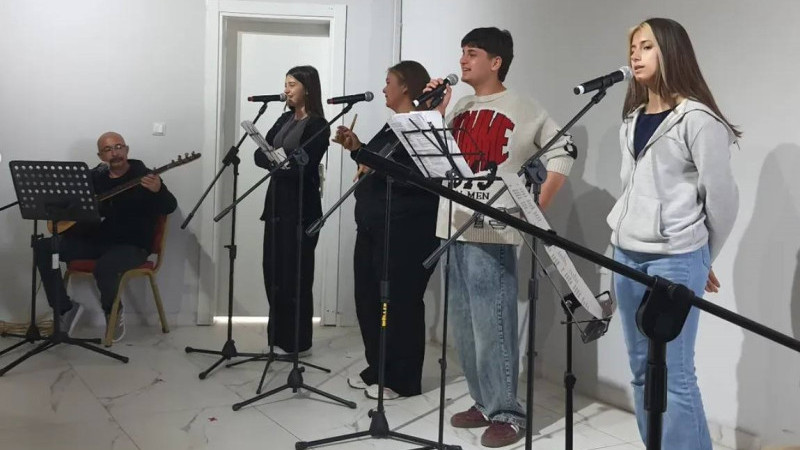 Geleceğin ustaları, Neşet Ertaş'ı türküleriyle andı