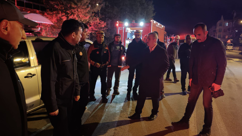 Vali Akın, patlama yaşanan olay yerinde incelemede bulundu