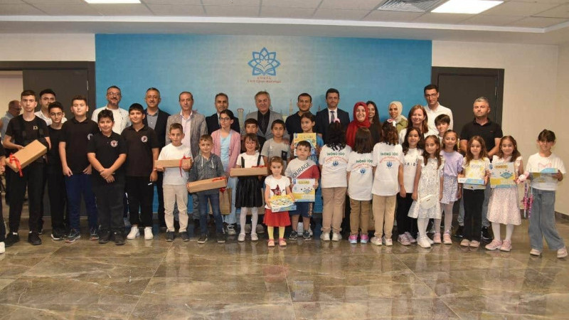 Hüyüklü öğrenciler başarılarıyla ilçenin gururu oldu