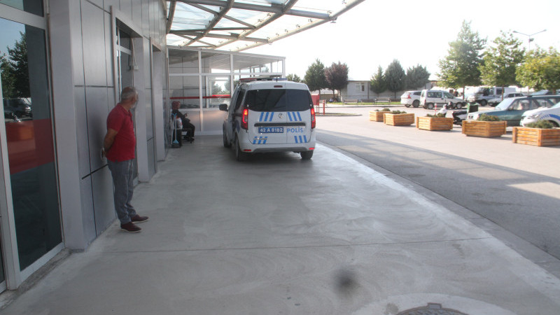Beyşehir otogarında bıçaklı kavgada 2 kişi yaralandı