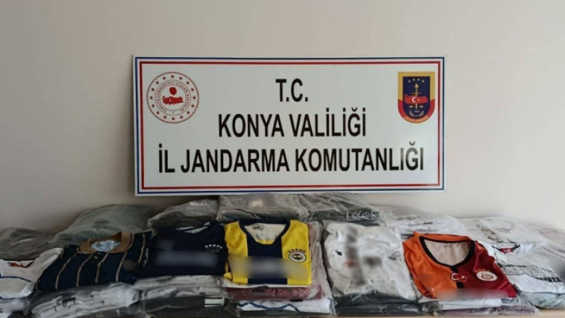 Kargodan 414 bin lira değerinde replika tişört ve forma çıktı