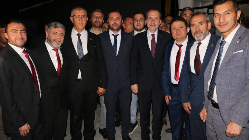 Erbakan:  “Memura ve emekliye verilen, zam değil, sadakadır”