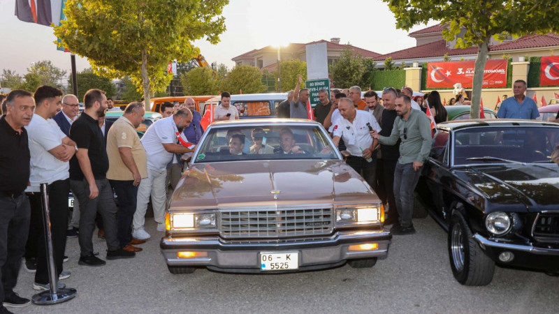 Klasik otomobiller görücüye çıkarıldı