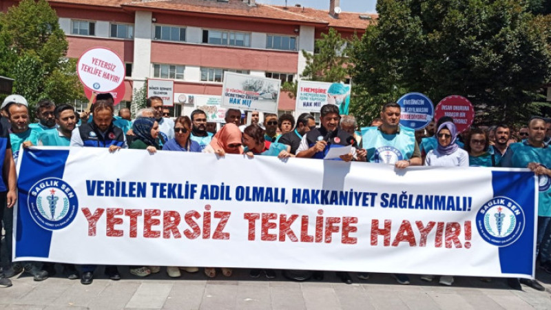Memurlar zam eyleminde!