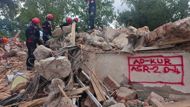 Gerçeğini aratmayan deprem tatbikatı