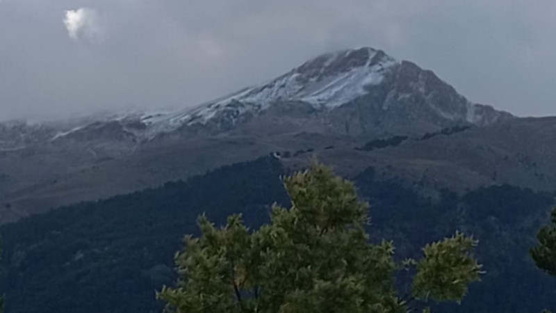 Anamas Dağı, beyaz gelinliğini giydi