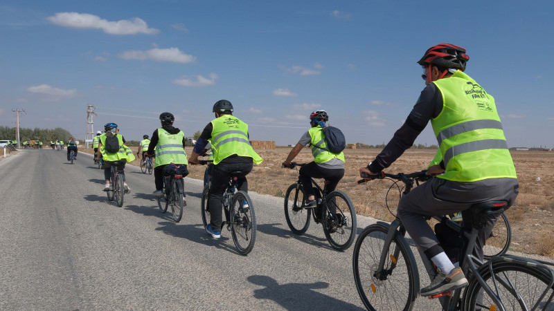 Bisikletseverler ilçelerde tarihi ve doğal güzellikleri pedal çevirerek keşfediyor