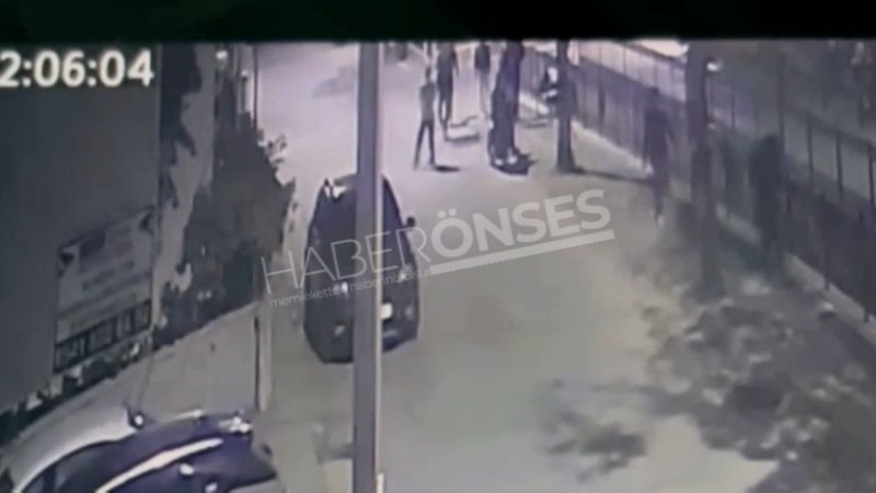 Bıçaklanan lise öğrencisi yaralandı, o anları kameralar kaydetti