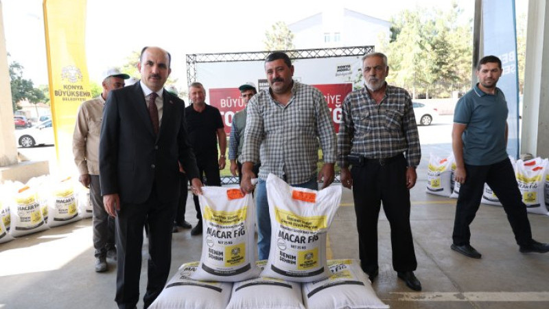 İlçelerdeki çiftçilere sertifikalı Macar fiği desteği