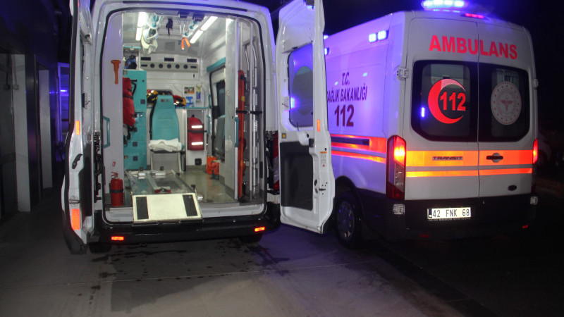 Beyşehir'de minibüsle TIR çarpıştı: 1 ölü, 2 yaralı