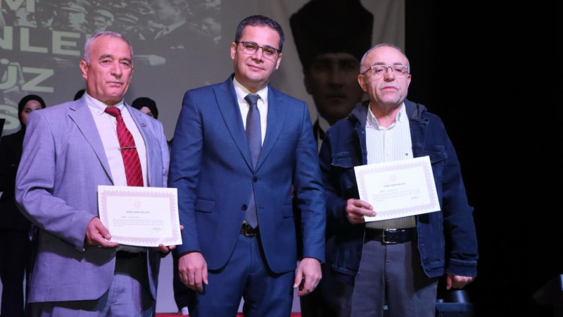 Öğretmenlere hizmet şeref belgesi