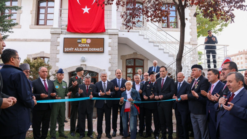 Şehit ailelerini buluşturan yenilenen tarihi bina açıldı