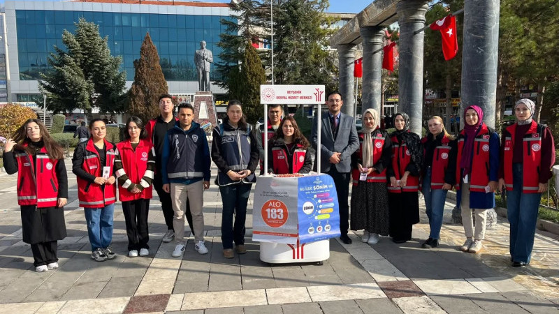 Beyşehir’de 25 Kasım standı! “Şiddete sessiz kalma”