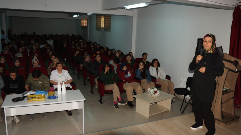 Beyşehir’de beş okulda sağlık konferansı