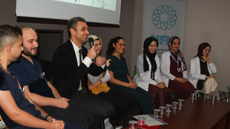 Sağlık profesyonellerinden gençlere kariyer tüyoları!