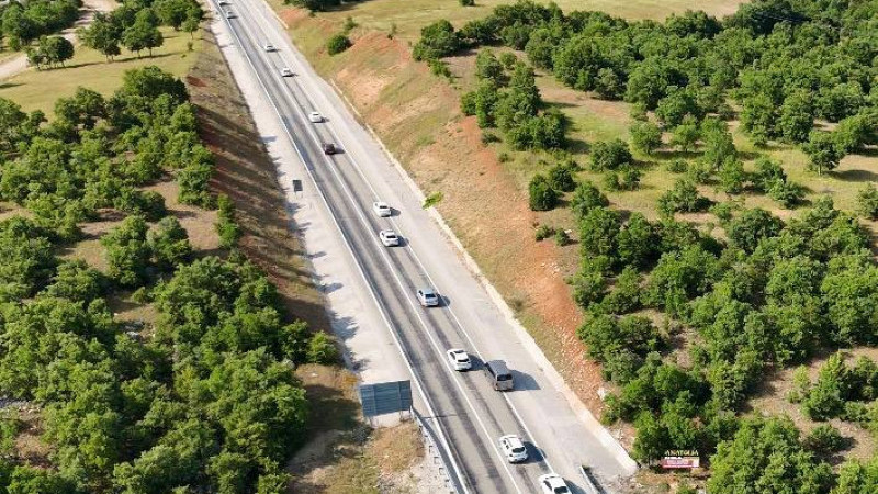 Trafik yoğunluğu havadan görüntülendi