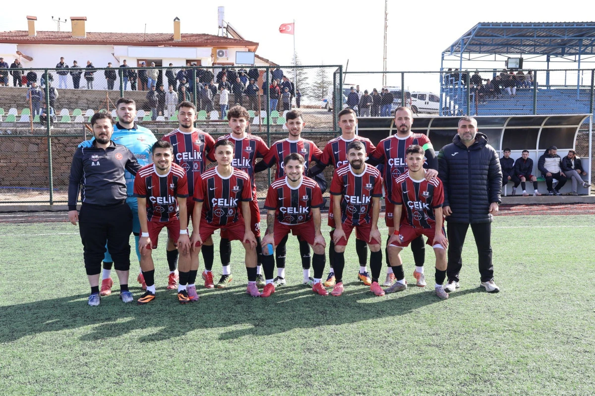 1.Amat&ouml;r k&uuml;mede lig m&uuml;cadelesi s&uuml;r&uuml;yor