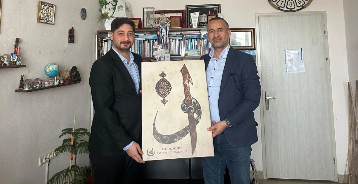 Başarı profes&ouml;rl&uuml;kle ta&ccedil;landı