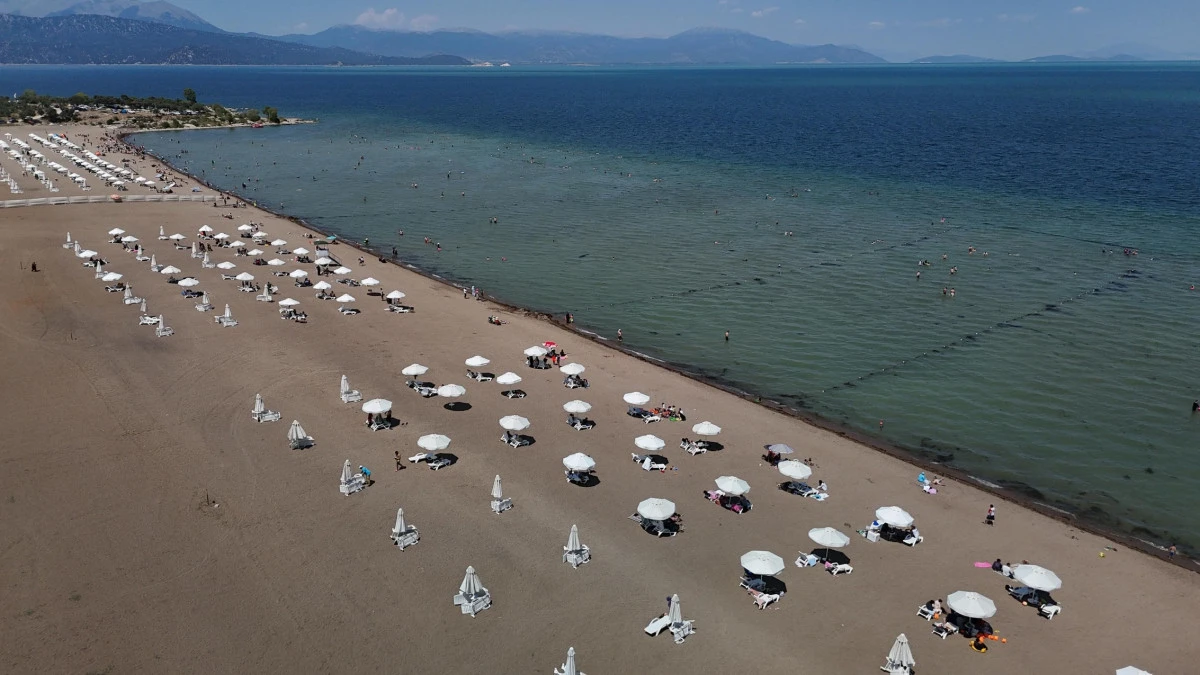 Bayramda &Uuml;cretsiz Olacak! Karaburun Plajı Yaz Sezonuna Hazır