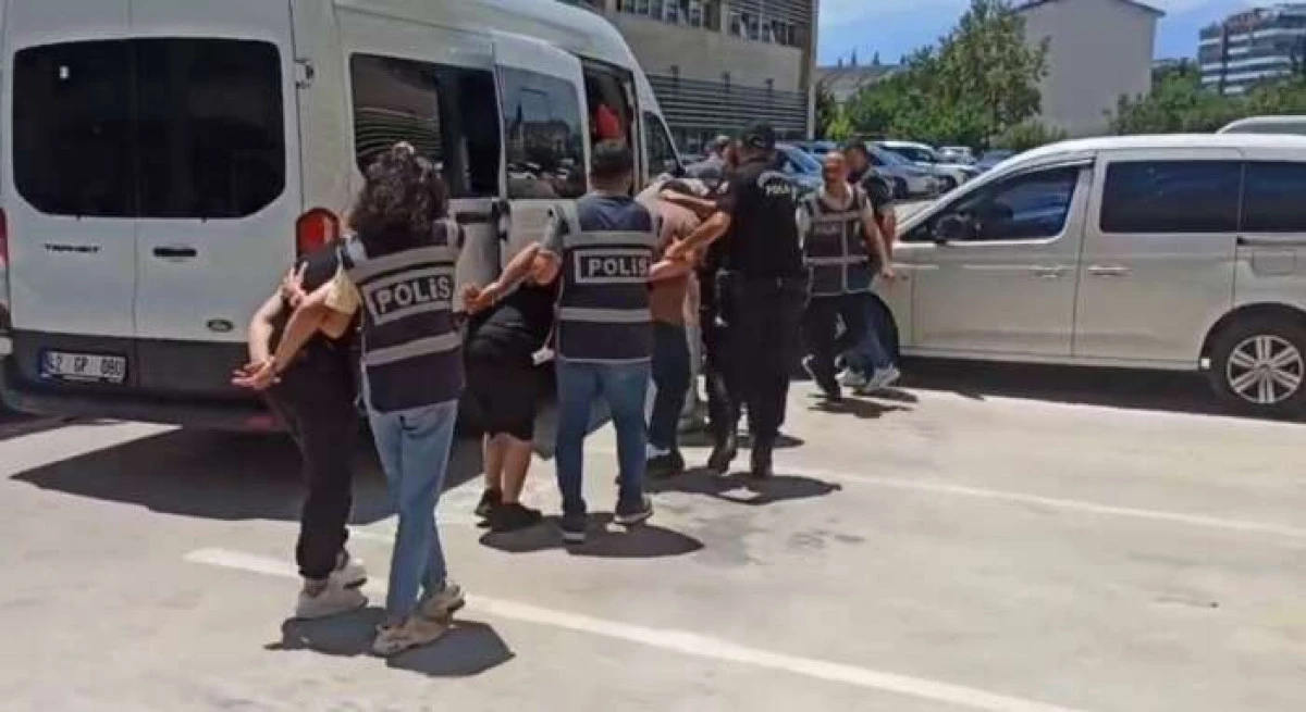 Beyşehir merkezli yeni operasyon! 24 ilde ehliyet sınavı &ccedil;etesine darbe vuruldu