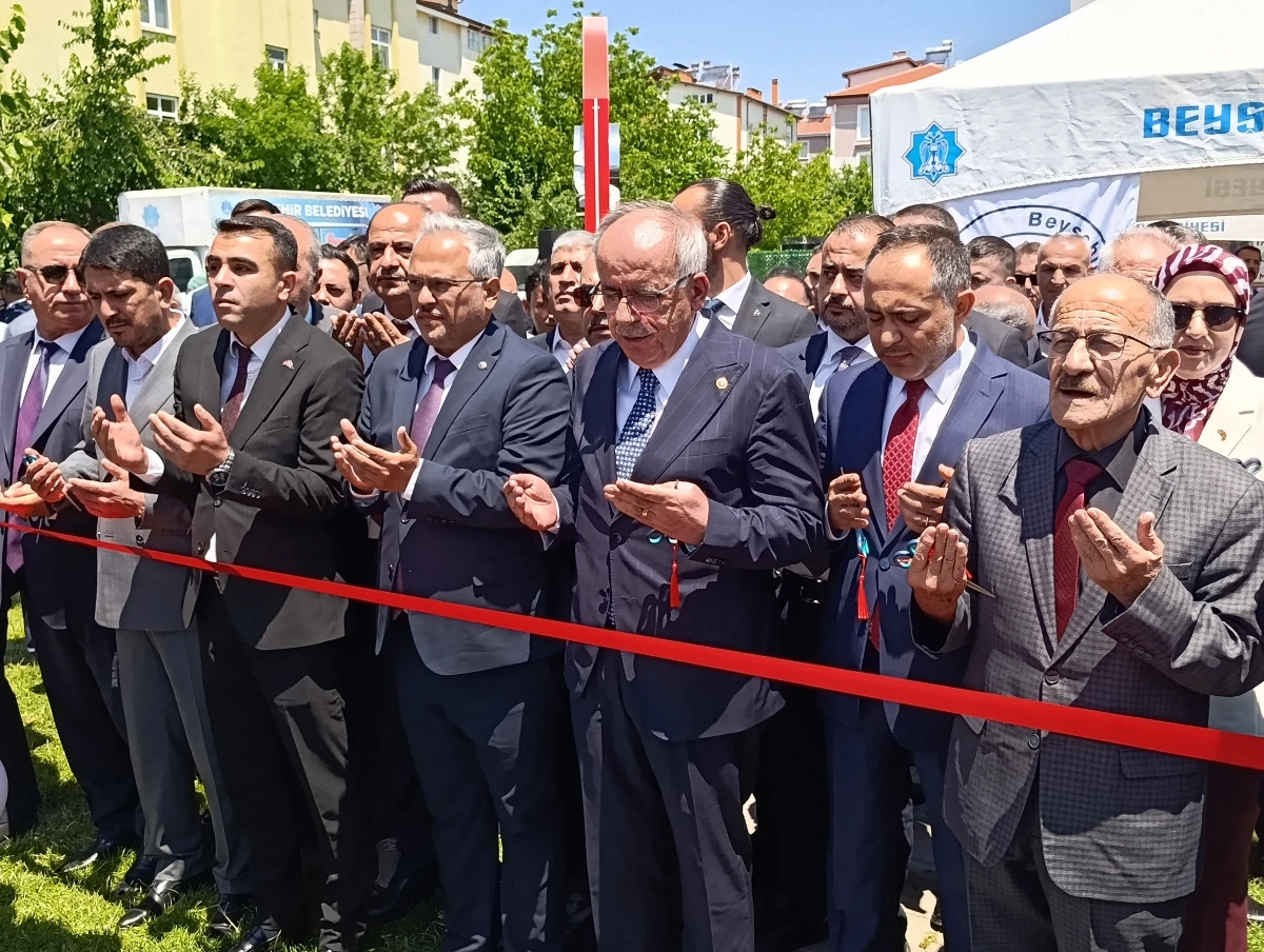 Beyşehir'de Devlet Bah&ccedil;eli Parkı T&ouml;renle Hizmete A&ccedil;ıldı