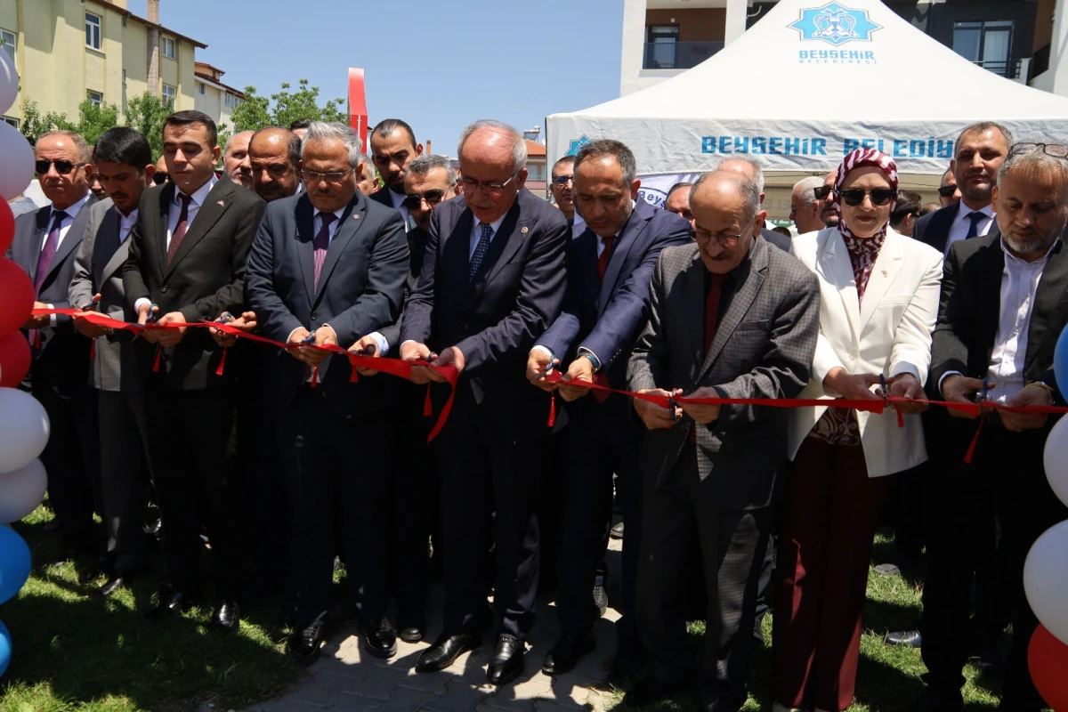 Beyşehir'de Devlet Bah&ccedil;eli Parkı T&ouml;renle Hizmete A&ccedil;ıldı